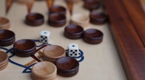 game gian lận Debet