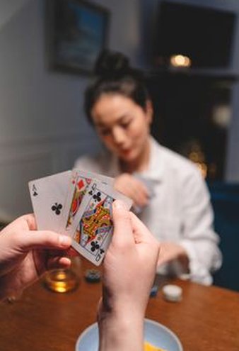 game gian lận Debet